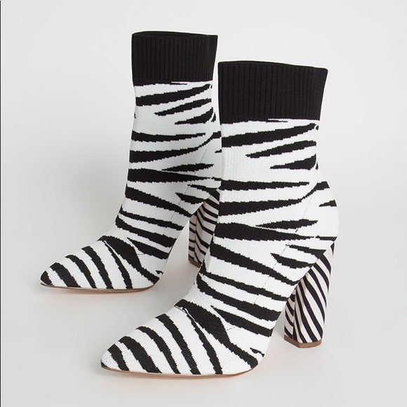 LILIANA ELASKA-7 ZEBRA PRINT KNIT ANKLE BOOTIES - Picture 5 of 9